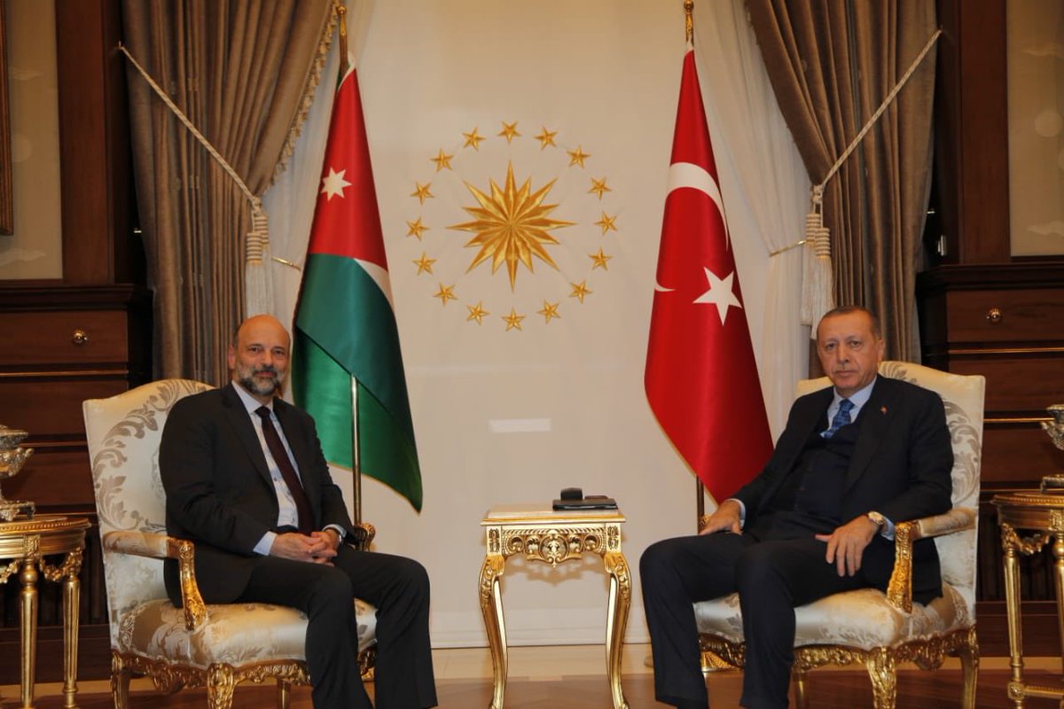اردوغان يلتقي الرزاز.. ماذا بحثا؟ (صور)