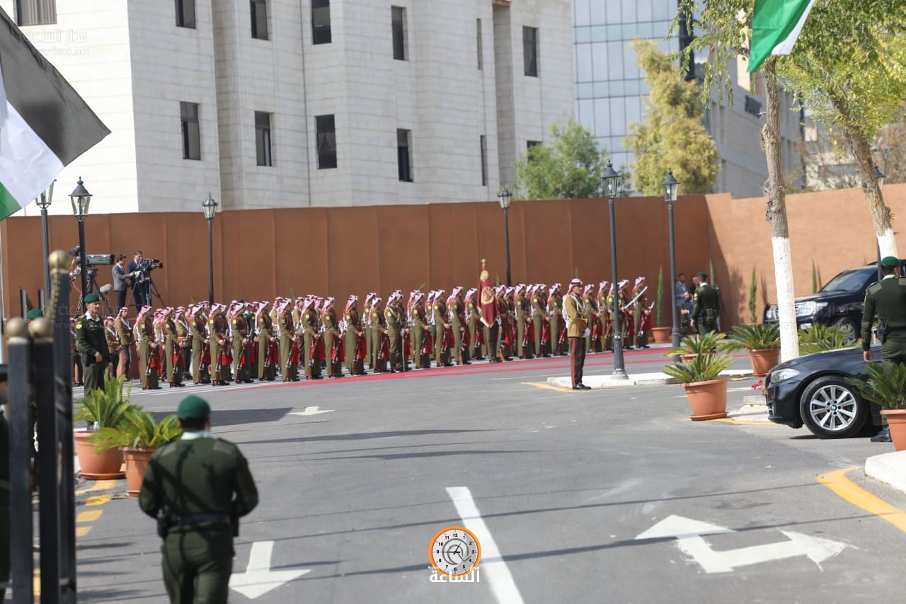 Madar Al-Saa Images