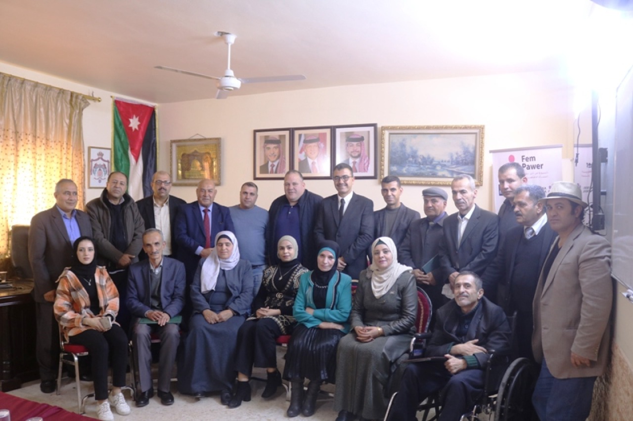 Madar Al-Saa Images 0.0008086731827521287