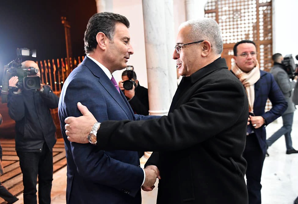 Madar Al-Saa Images 0.8296100062715079