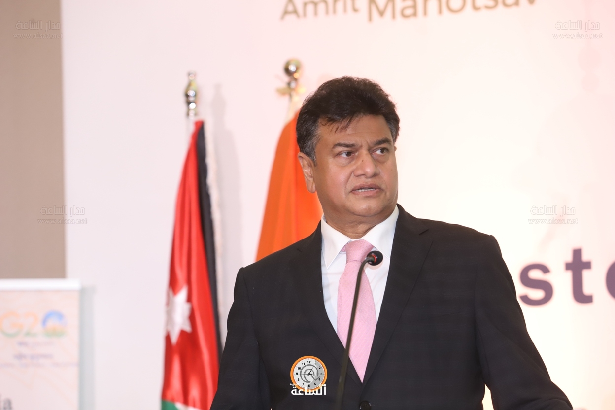 Madar Al-Saa Images 0.5359522849479235