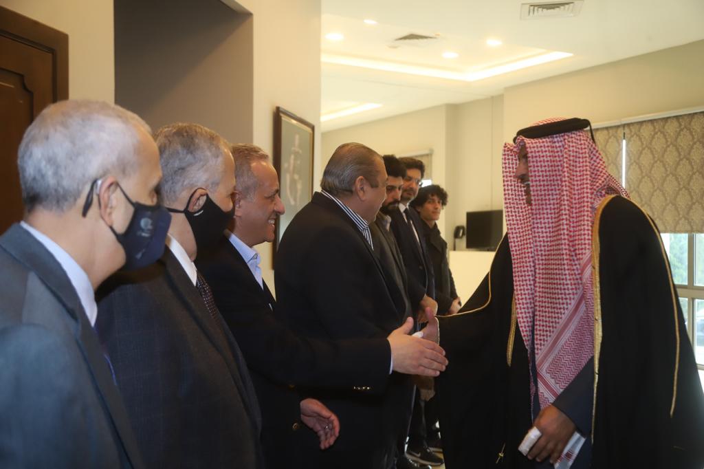 Madar Al-Saa Images 0.9105096548470388