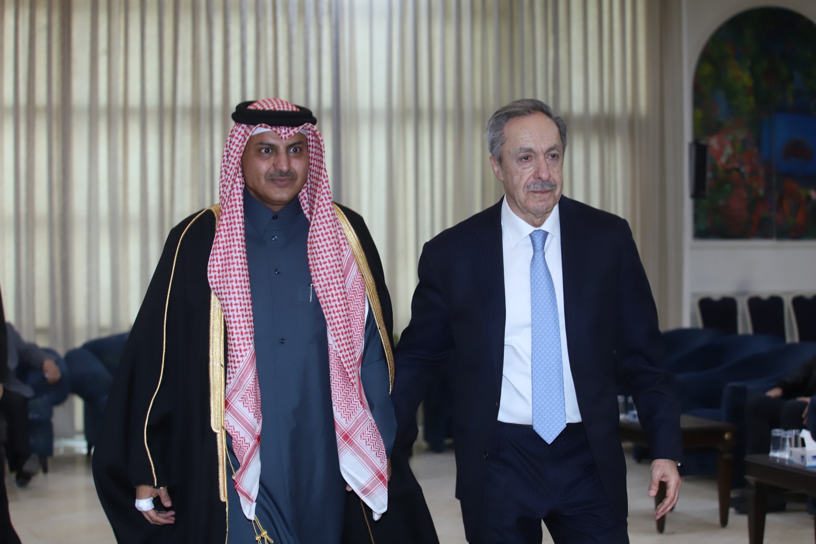 Madar Al-Saa Images 0.6989806330809669