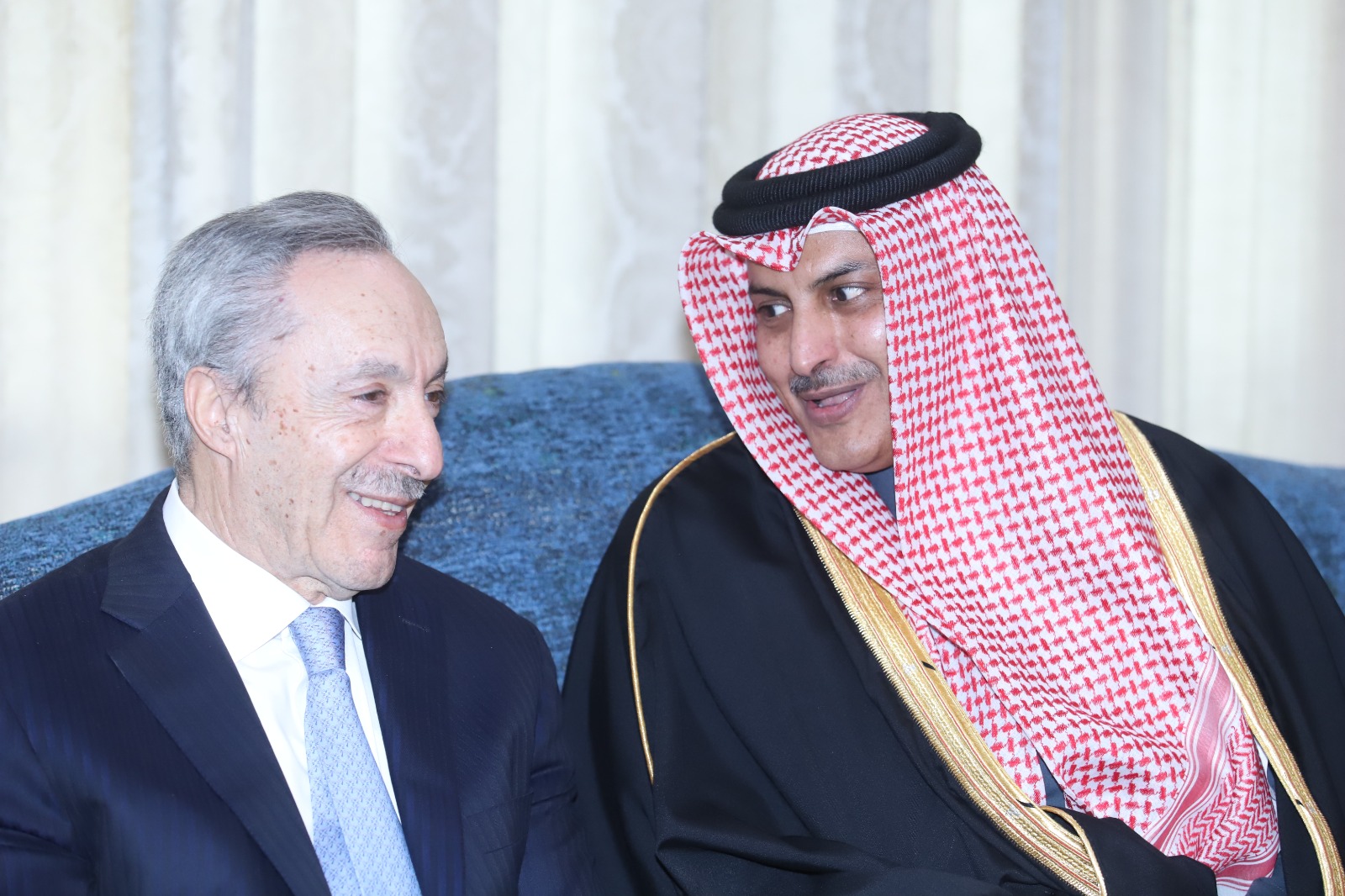 Madar Al-Saa Images 0.6373949327848718