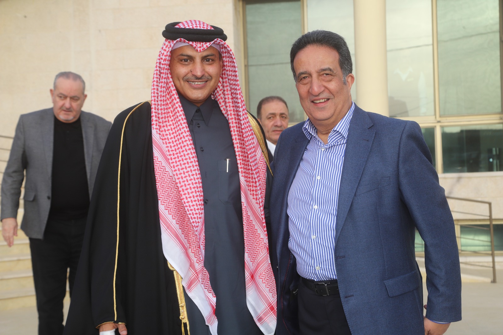 Madar Al-Saa Images 0.7694777177109358