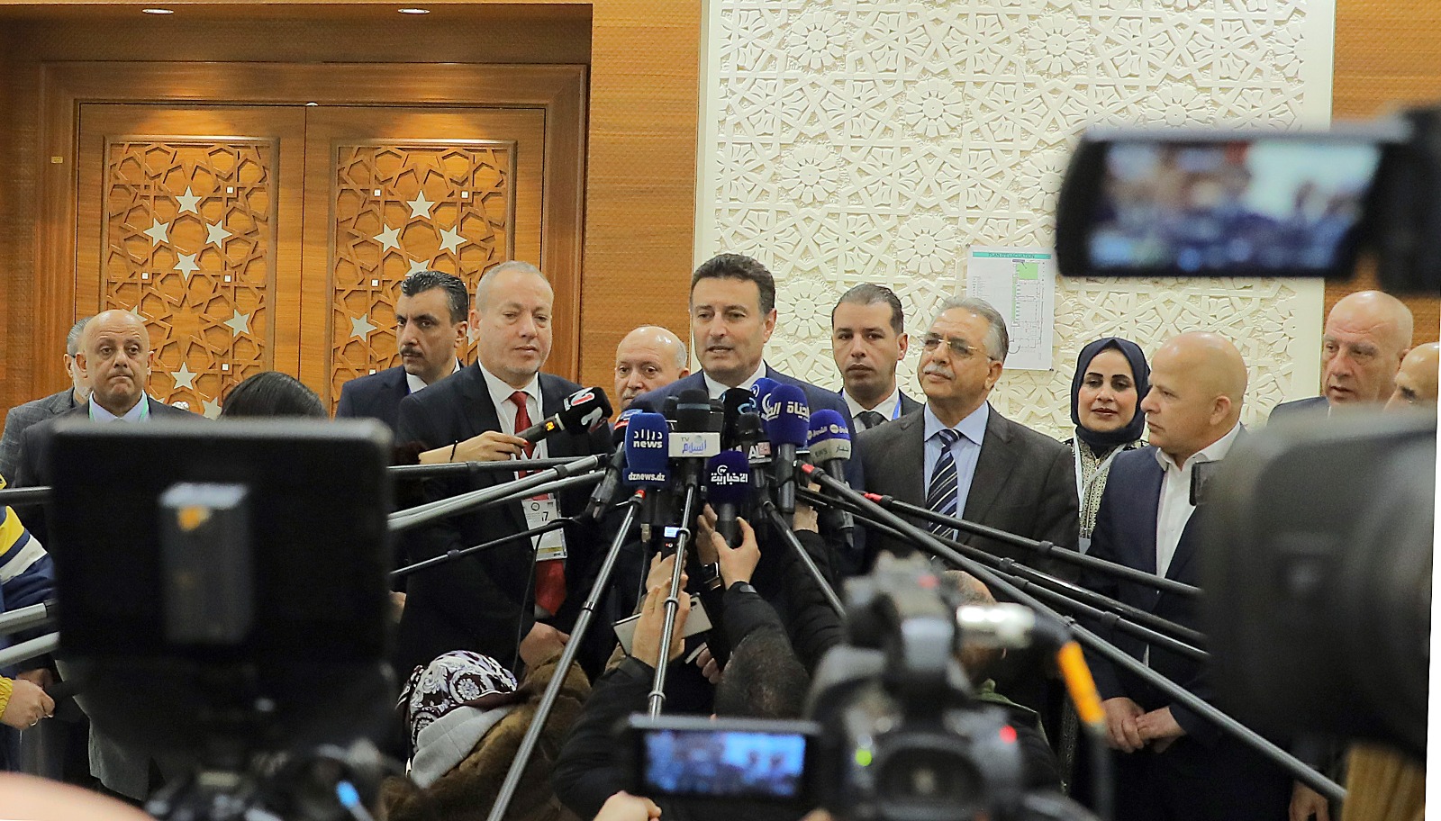 Madar Al-Saa Images 0.03648331672958238