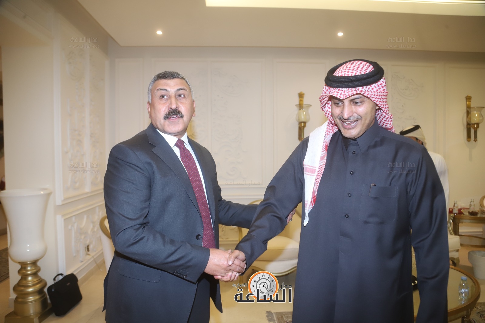 Madar Al-Saa Images 0.12592473368626167