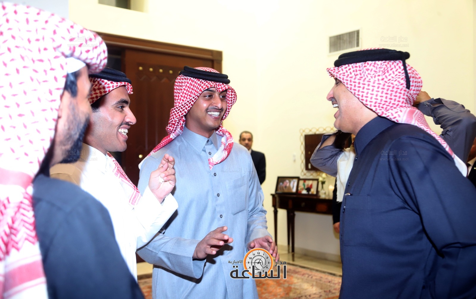 Madar Al-Saa Images 0.1552382313700632