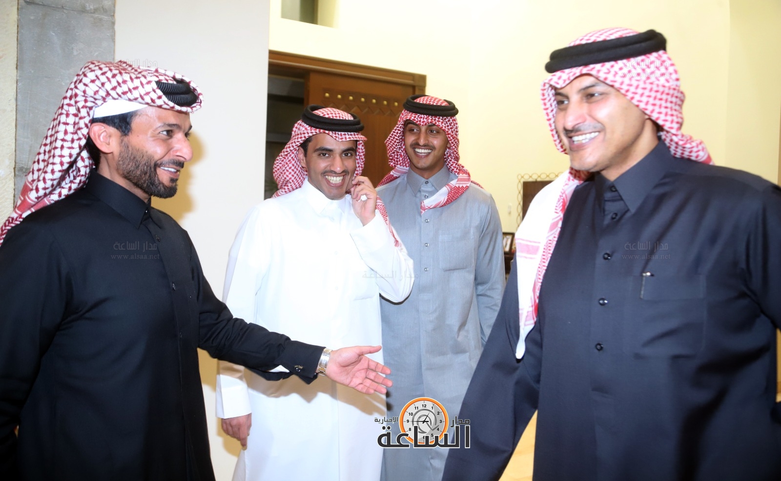 Madar Al-Saa Images 0.8498645778902426