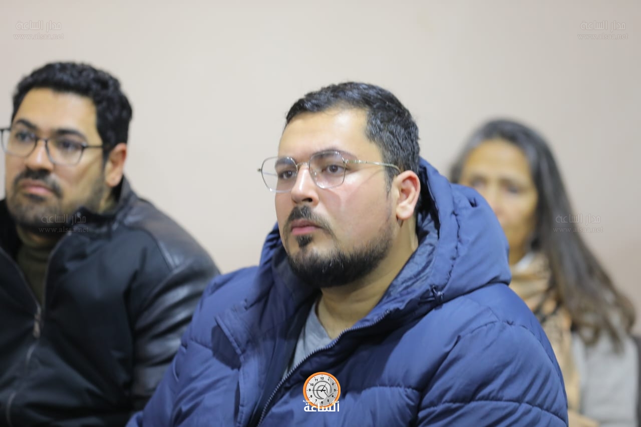 Madar Al-Saa Images 0.9092184272345127