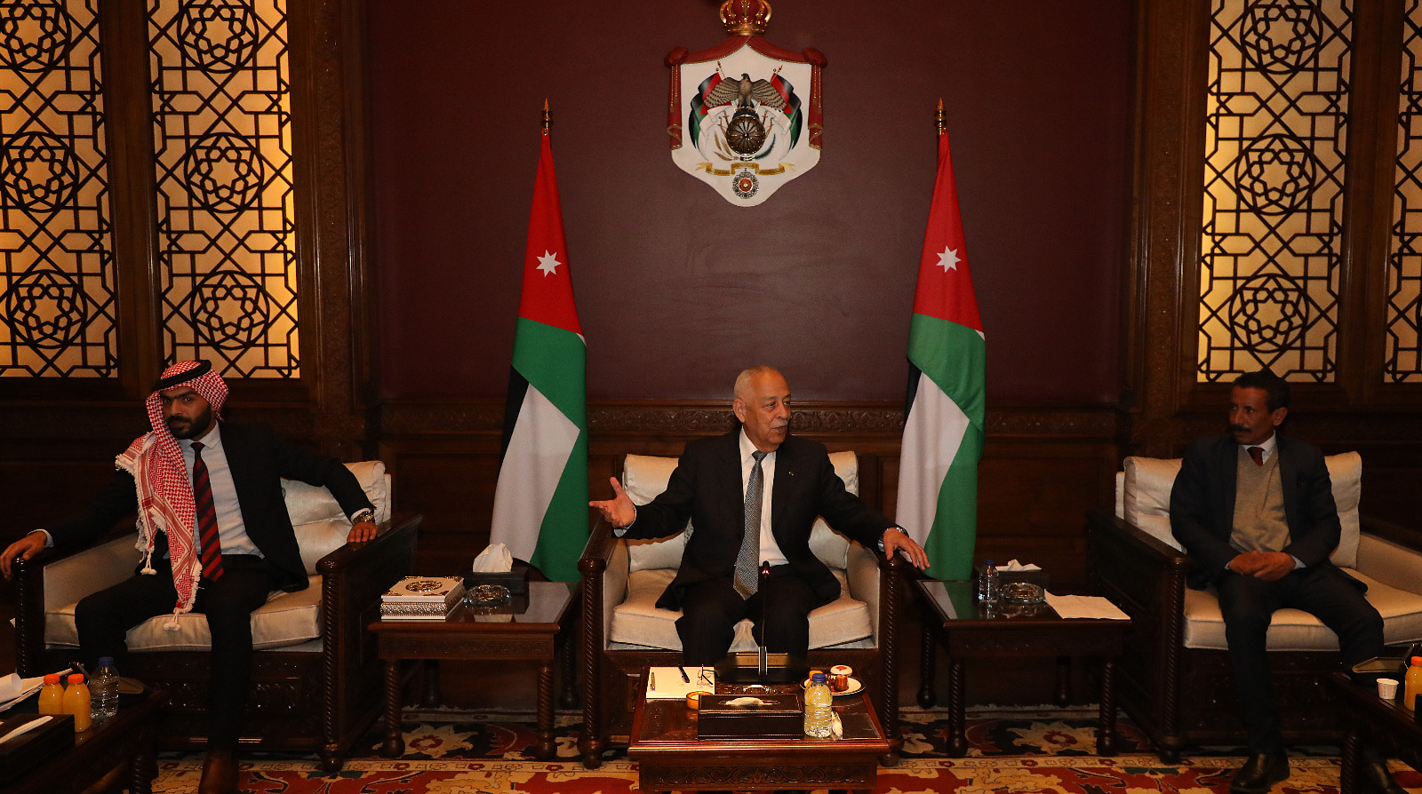 Madar Al-Saa Images 0.9485676108914762