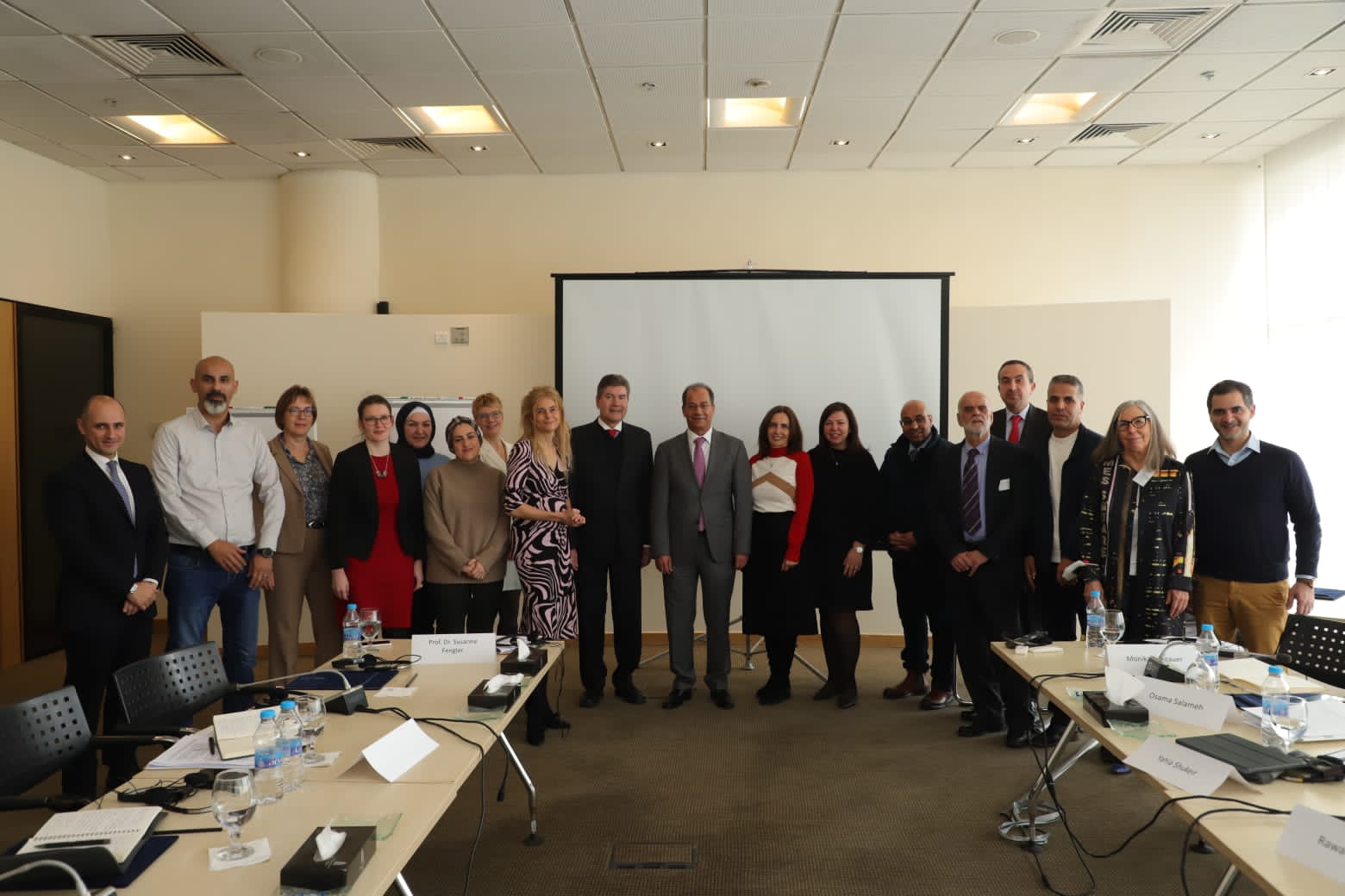 Madar Al-Saa Images 0.7398377859521228