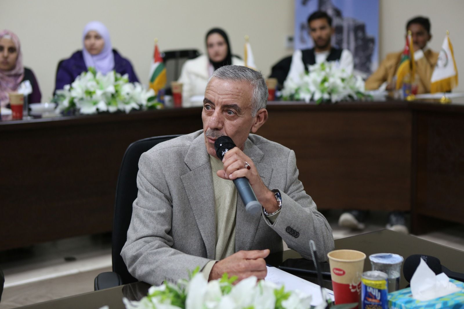 Madar Al-Saa Images 0.933574828181255