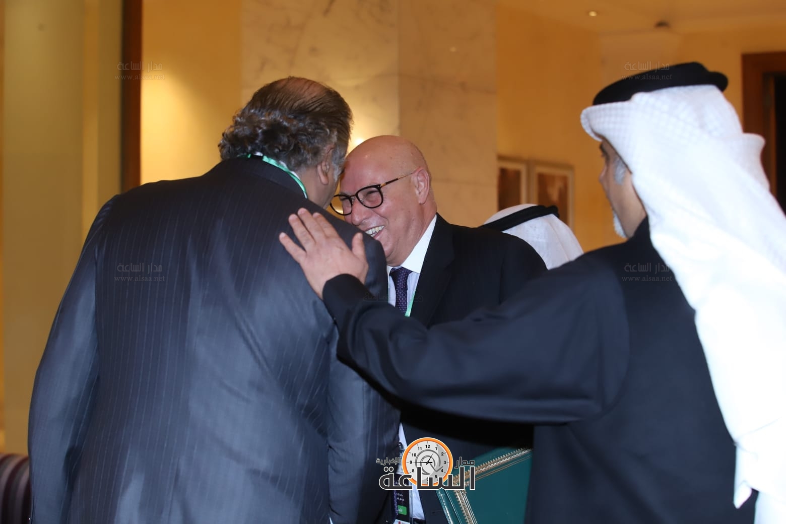 Madar Al-Saa Images 0.3359712378600943