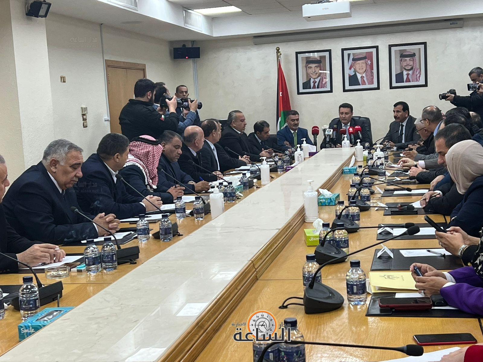 Madar Al-Saa Images 0.40746594338778097