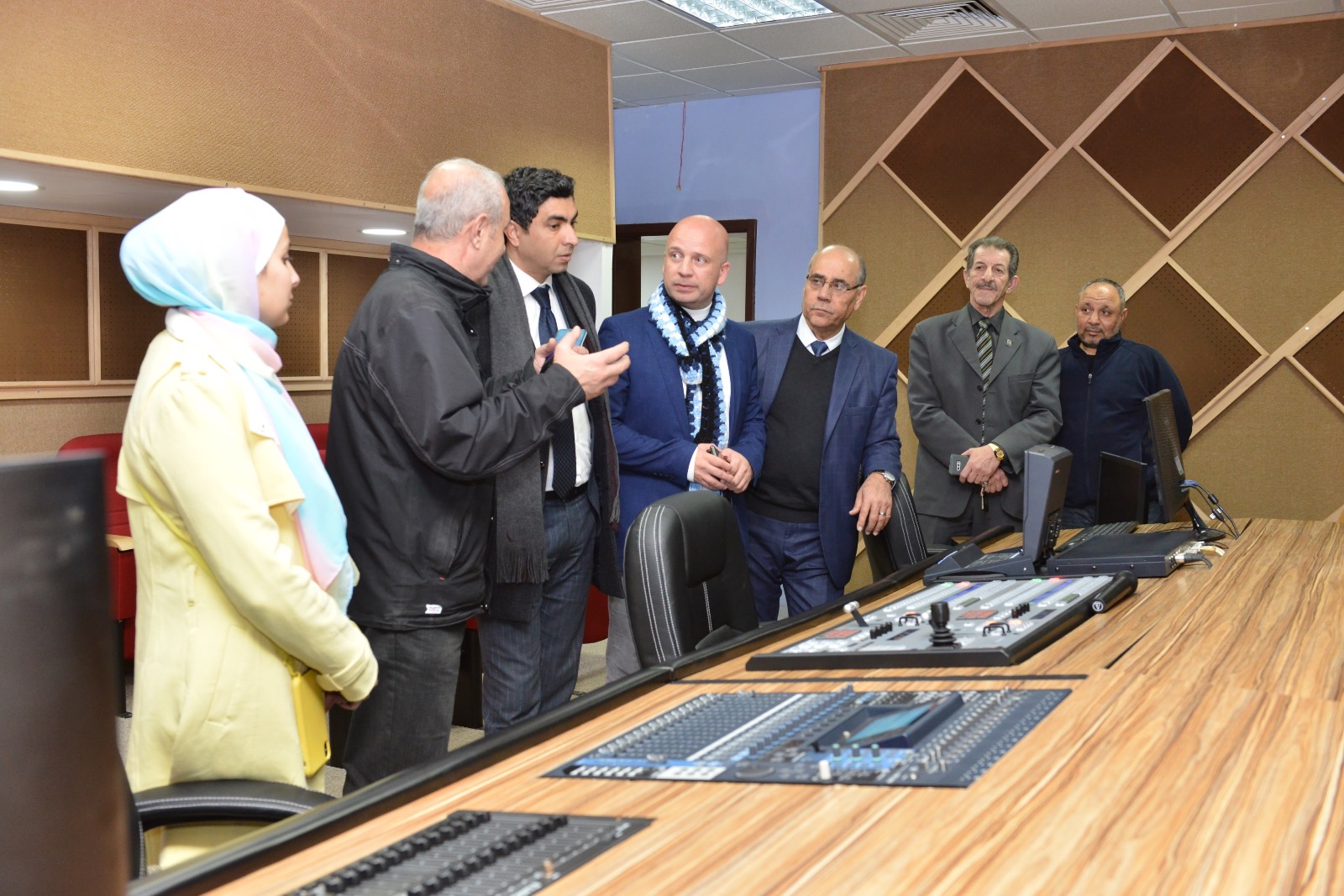 Madar Al-Saa Images 0.18762709111351472