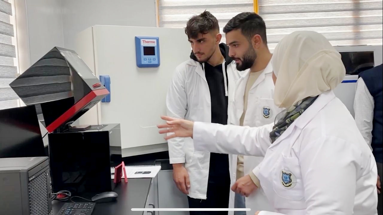 Madar Al-Saa Images 0.799448984578784