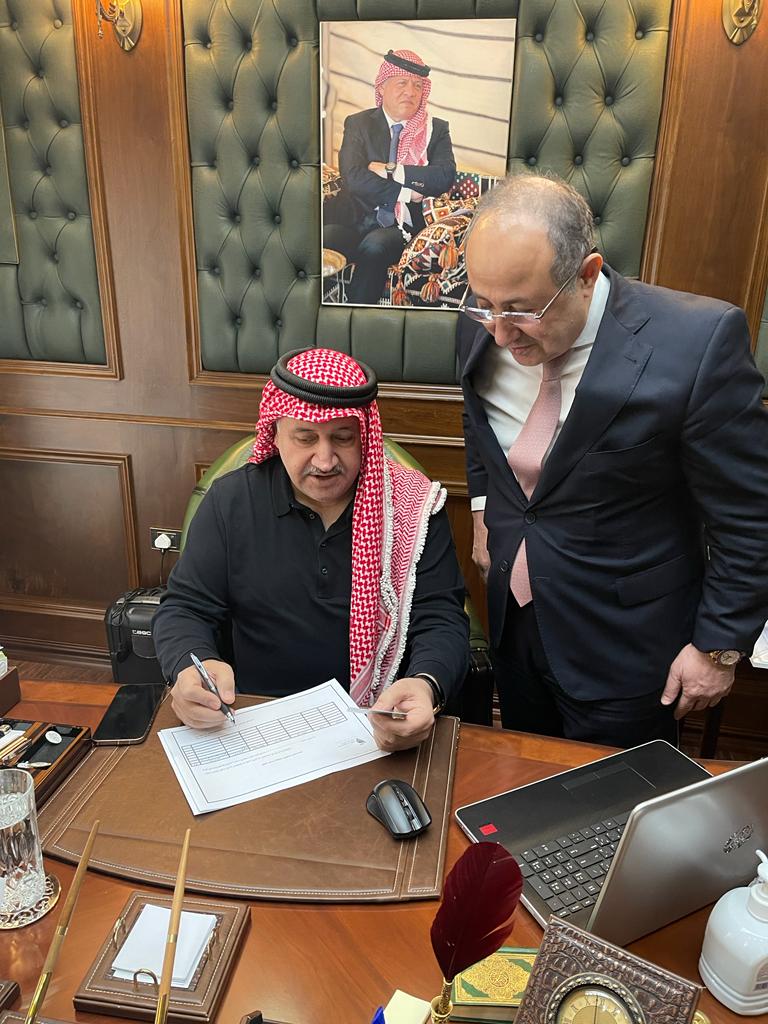 Madar Al-Saa Images 0.17985348091894338