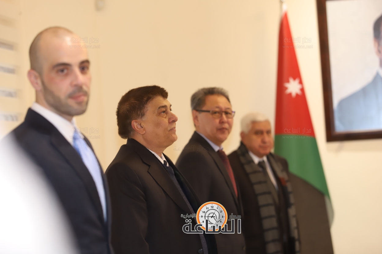 Madar Al-Saa Images 0.2704744738850142