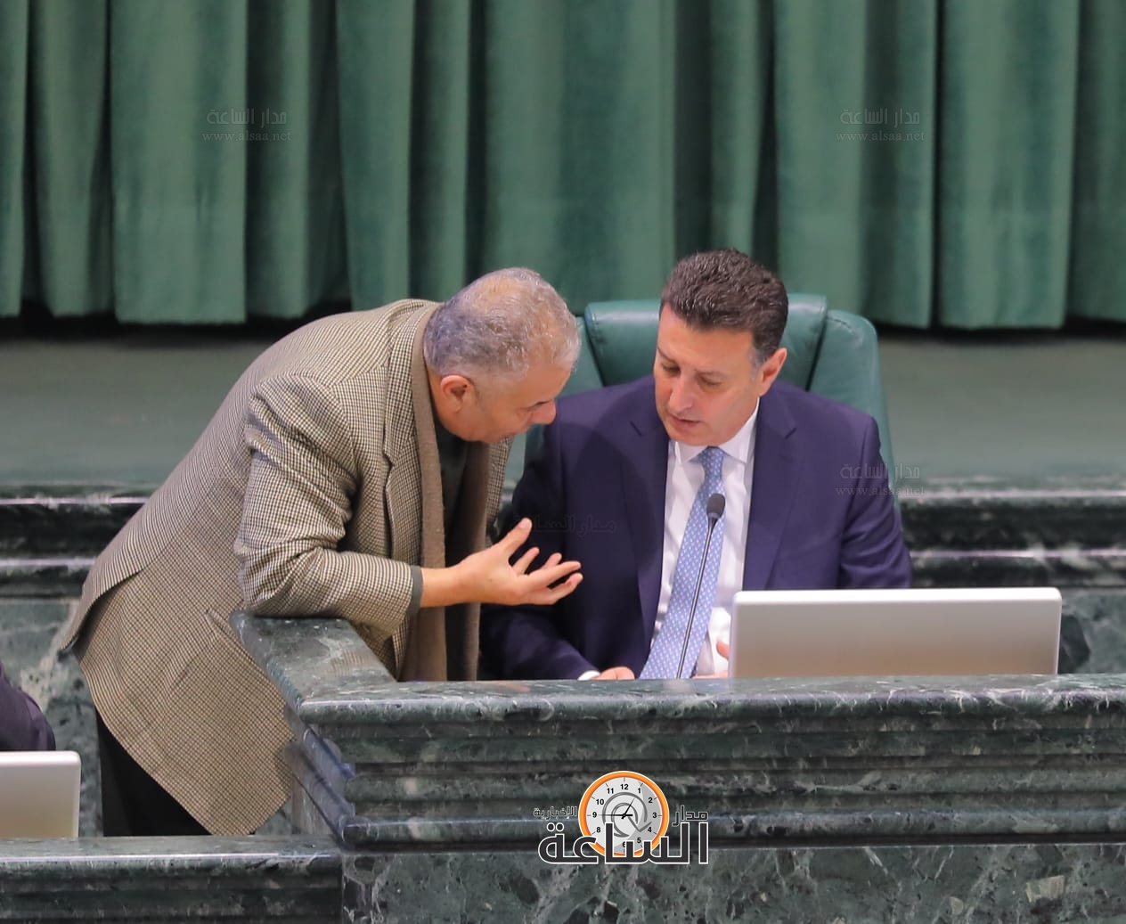 Madar Al-Saa Images 0.03855116395885072