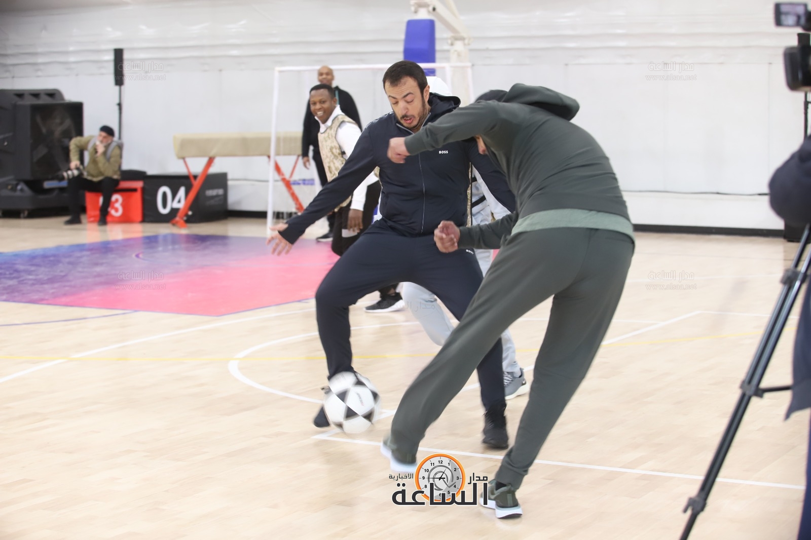 Madar Al-Saa Images 0.8977459795562974