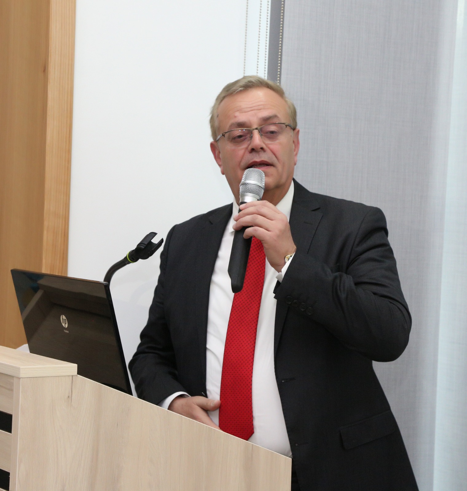 Madar Al-Saa Images 0.7869730616476702