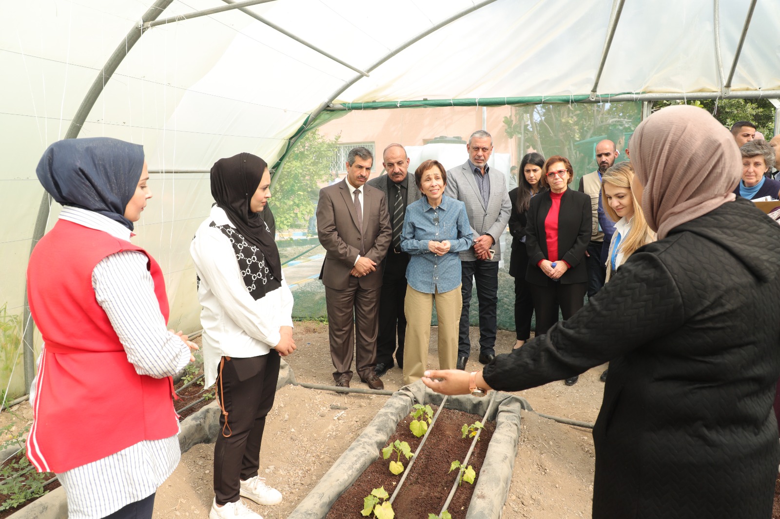 Madar Al-Saa Images 0.5273542211002843