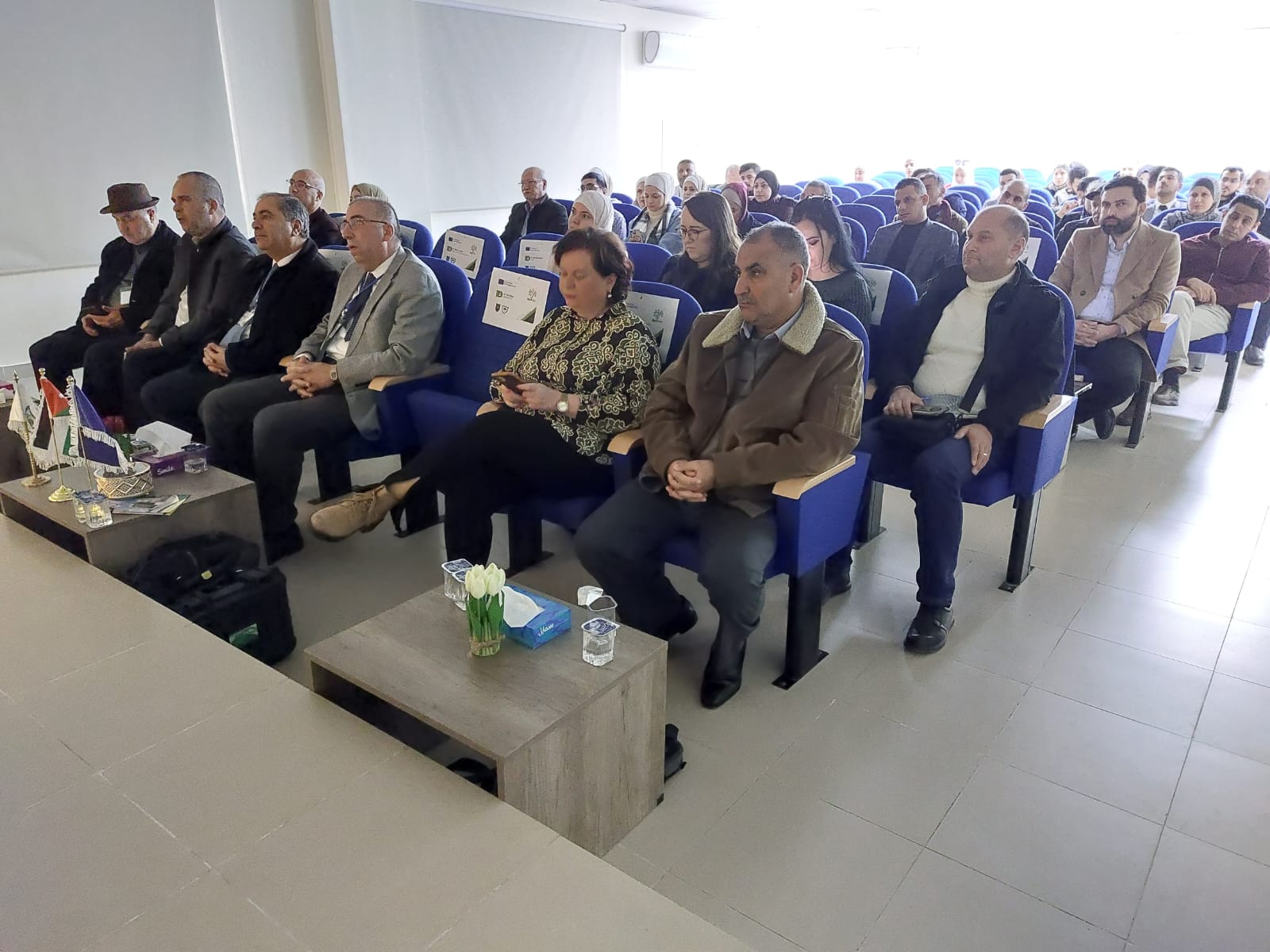 Madar Al-Saa Images 0.466957410860642