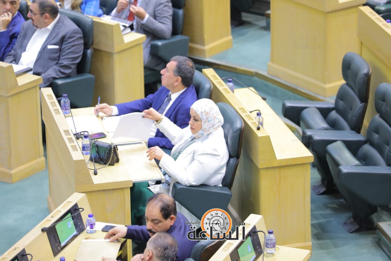 Madar Al-Saa Images 0.890584745964115