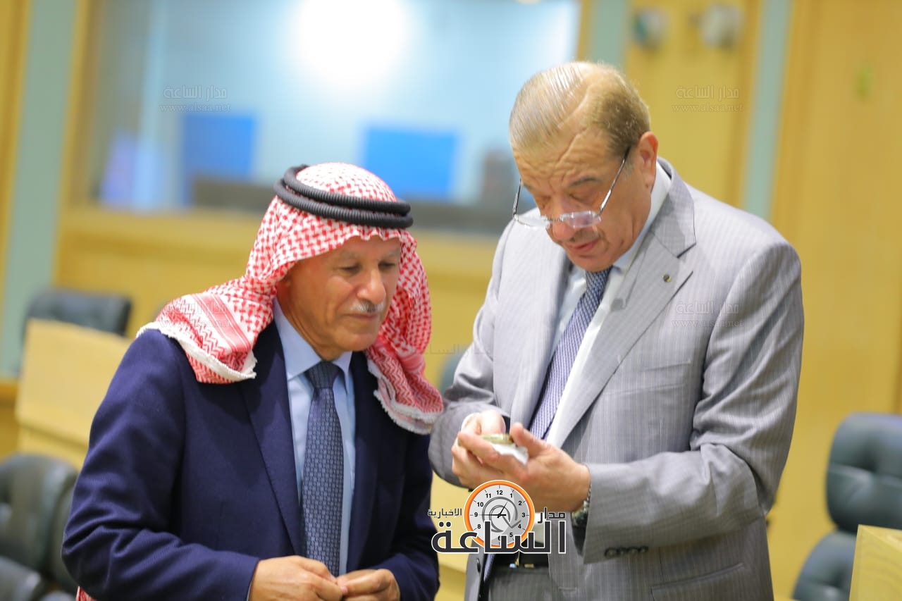 Madar Al-Saa Images 0.2456489312590191