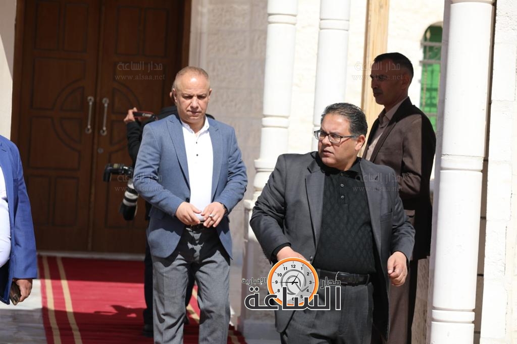 Madar Al-Saa Images 0.04483688940840147