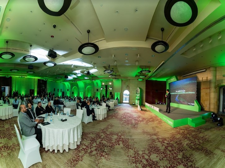 Madar Al-Saa Images 0.48645859336967145