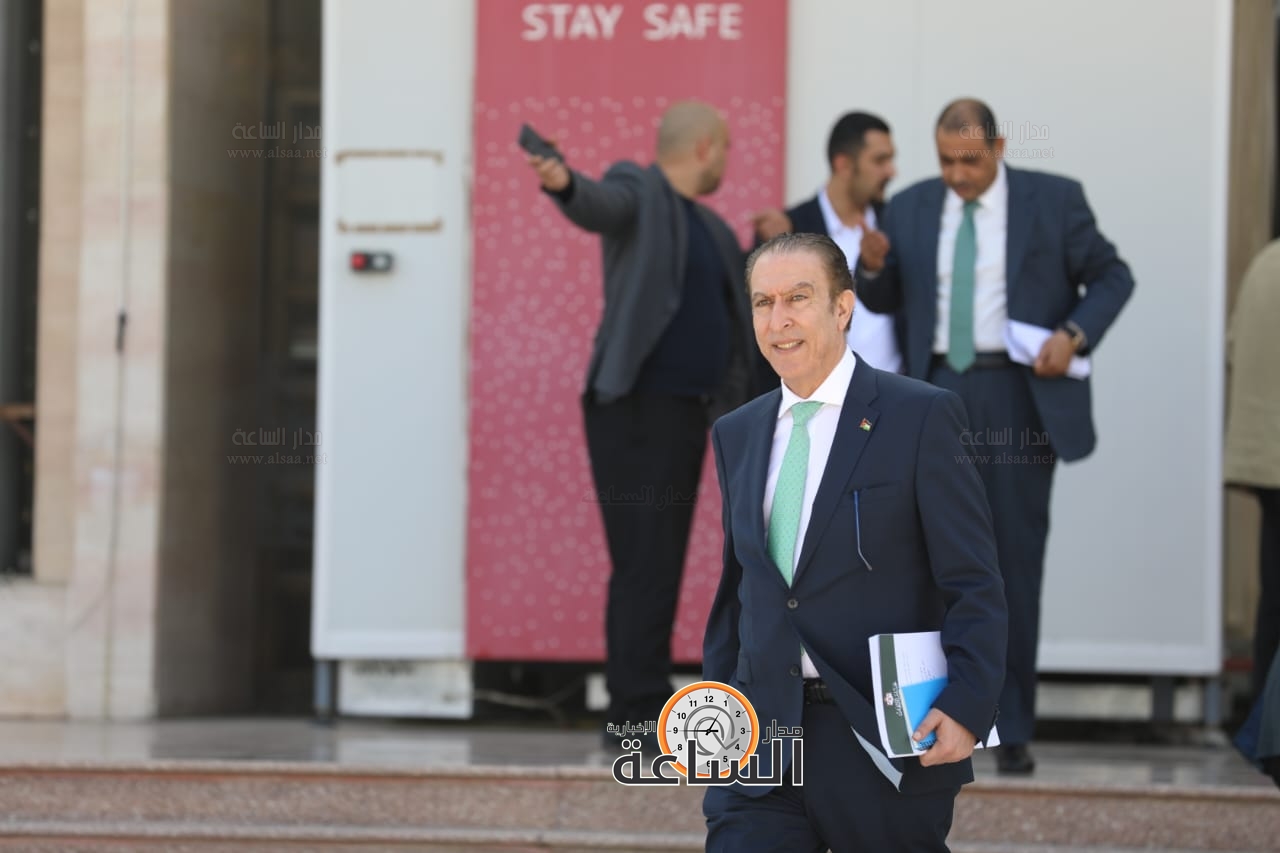 Madar Al-Saa Images 0.494316608204878