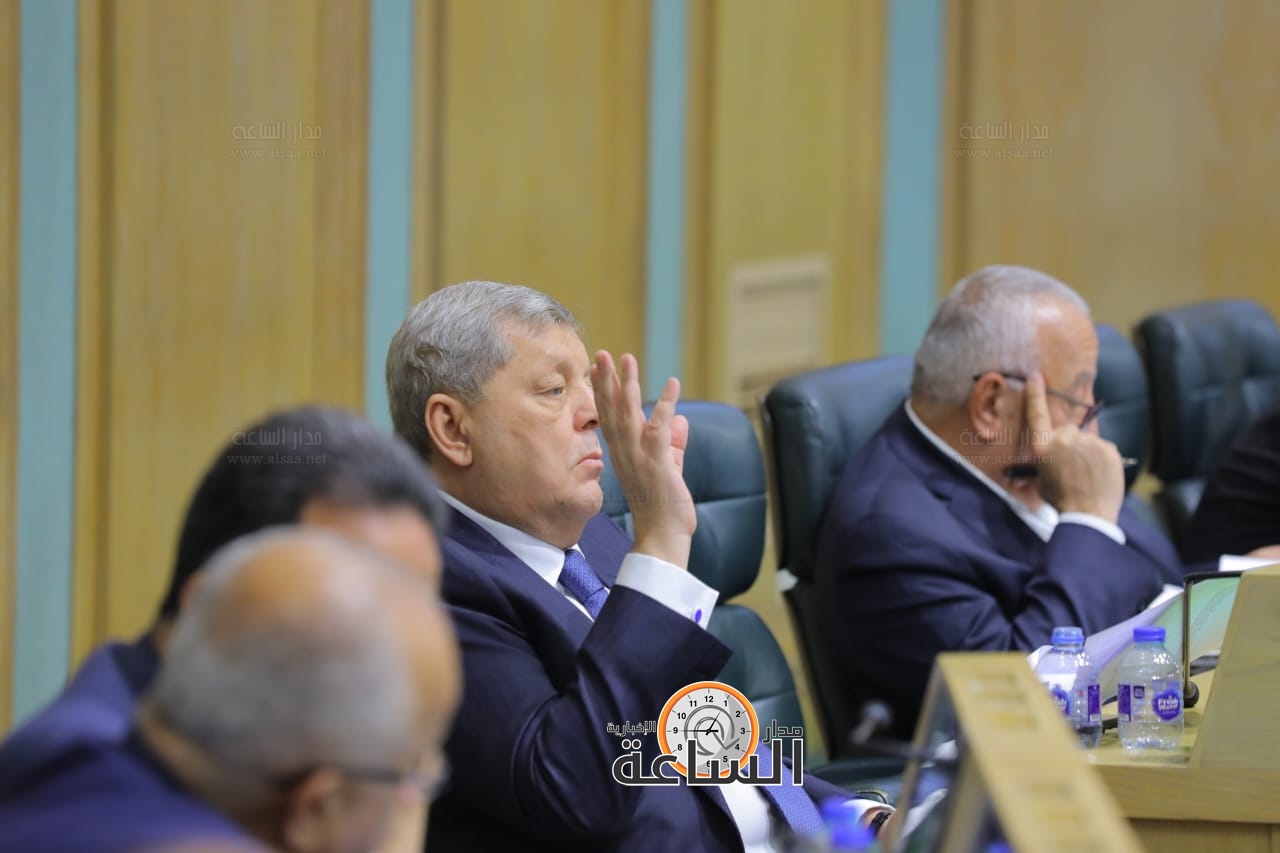 Madar Al-Saa Images 0.5721056350318672