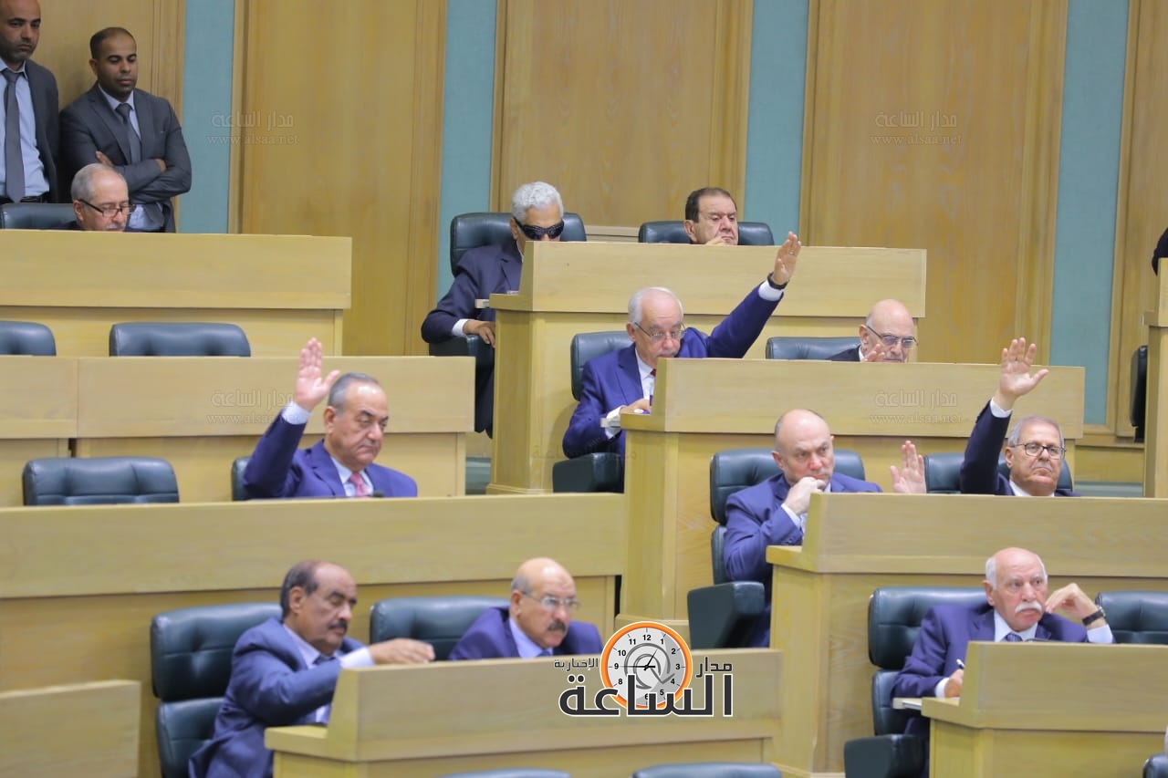 Madar Al-Saa Images 0.392407552640456