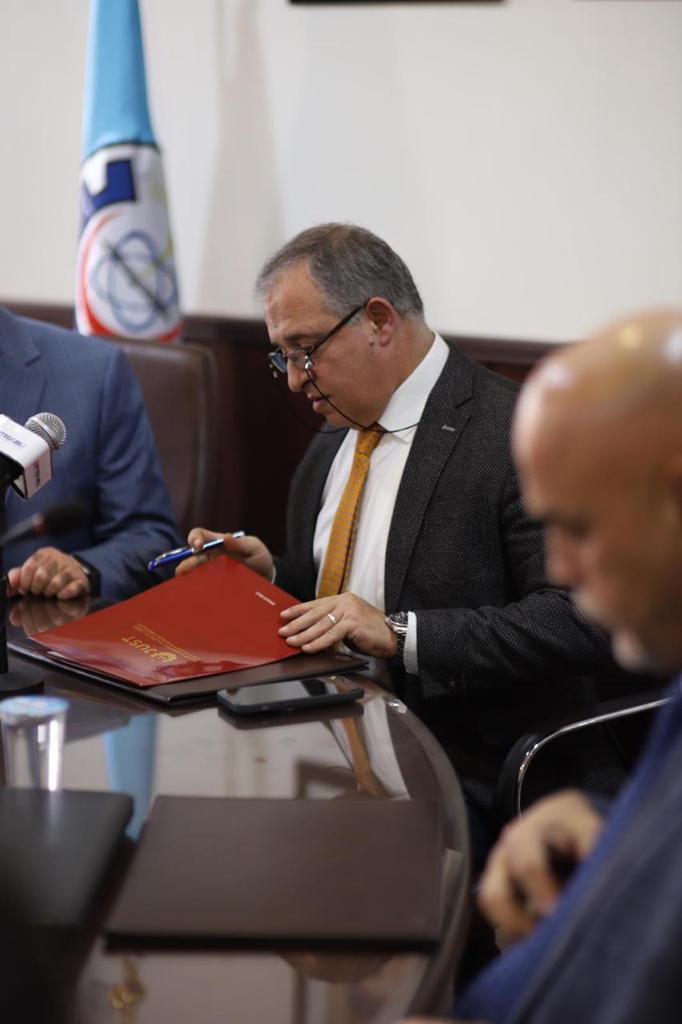 Madar Al-Saa Images 0.4058004118598968