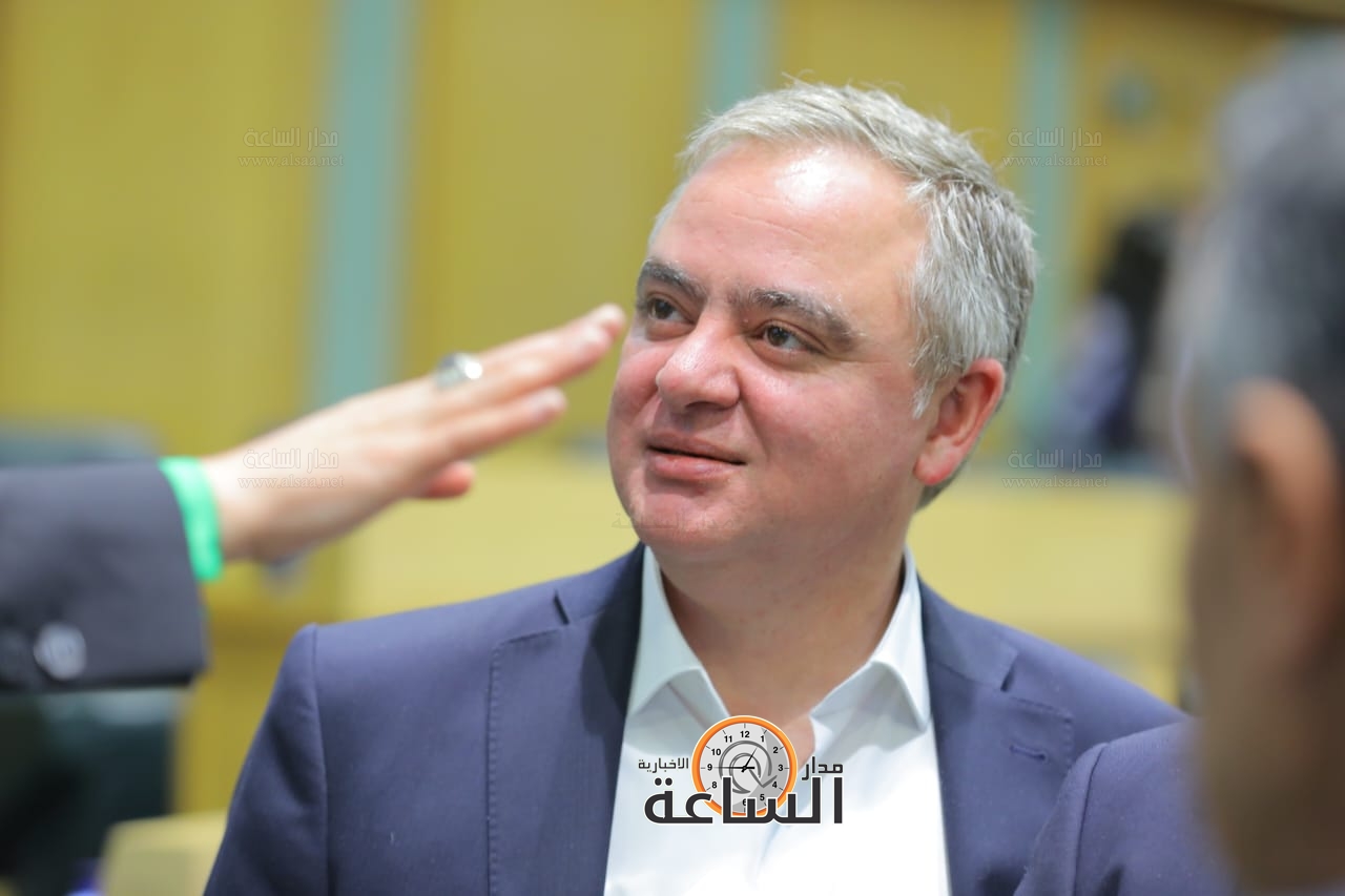 Madar Al-Saa Images 0.4304885669356804