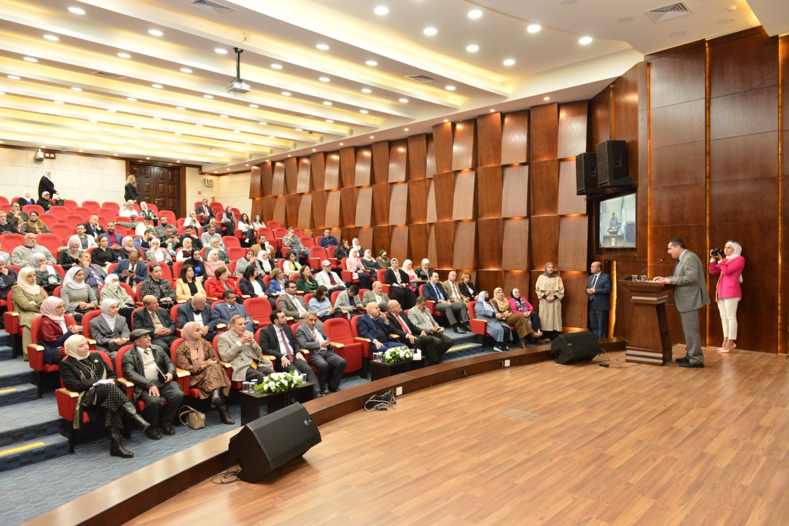 Madar Al-Saa Images 0.4809632492650002