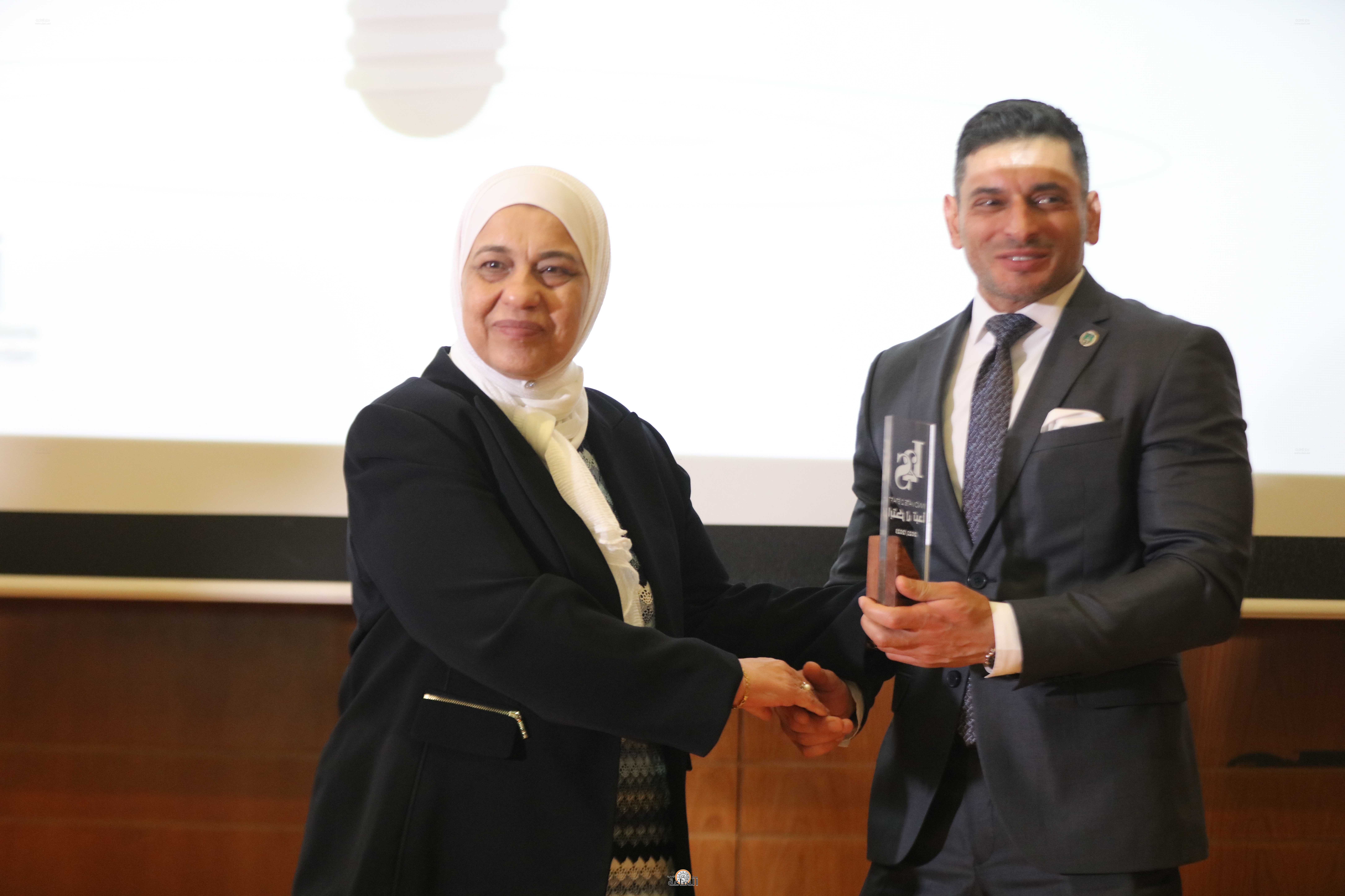 Madar Al-Saa Images 0.15509105332317752