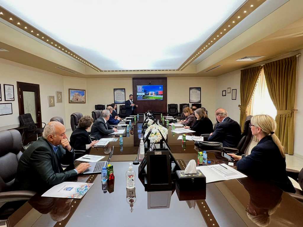 Madar Al-Saa Images 0.857226583317242