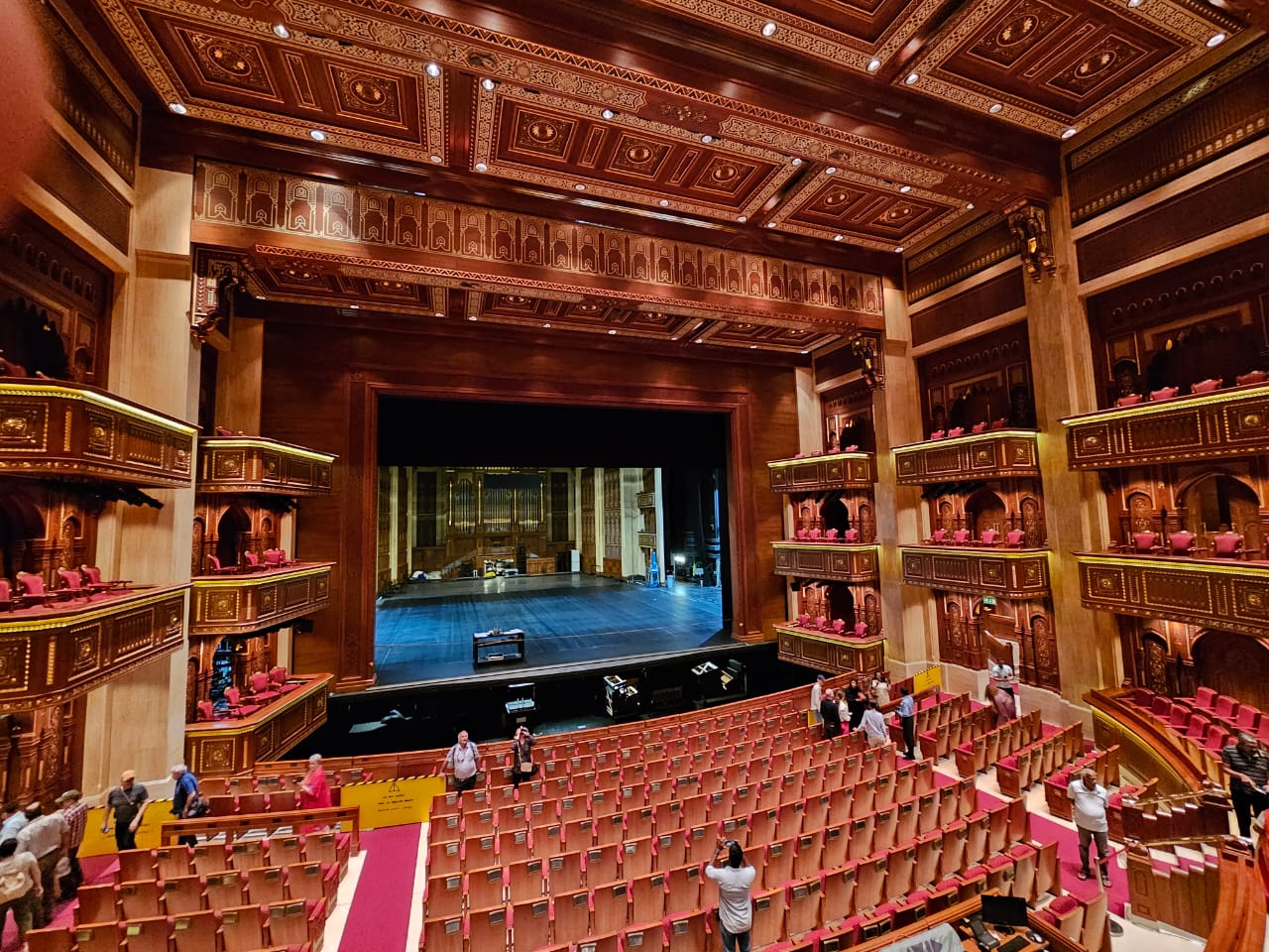 Madar Al-Saa Images 0.8919940141434475