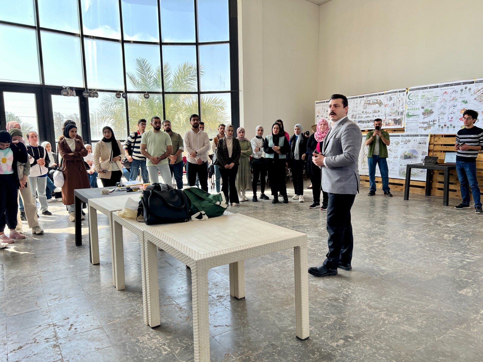 Madar Al-Saa Images 0.07118199125813485