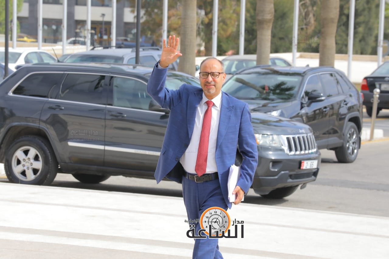 Madar Al-Saa Images 0.4412125705964549