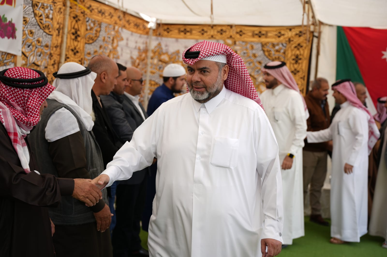 Madar Al-Saa Images 0.7349410286878792