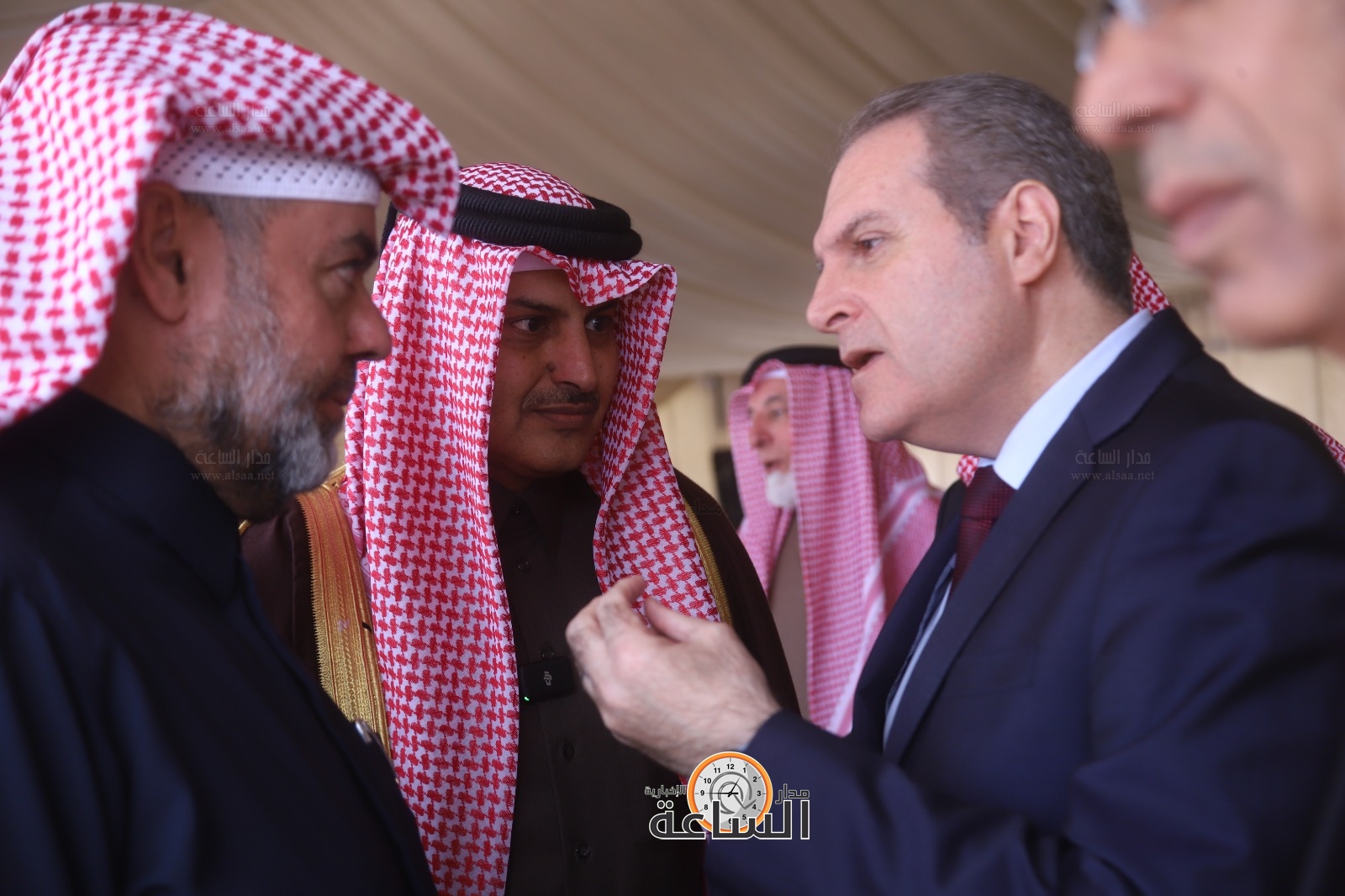 Madar Al-Saa Images 0.3718375745024731