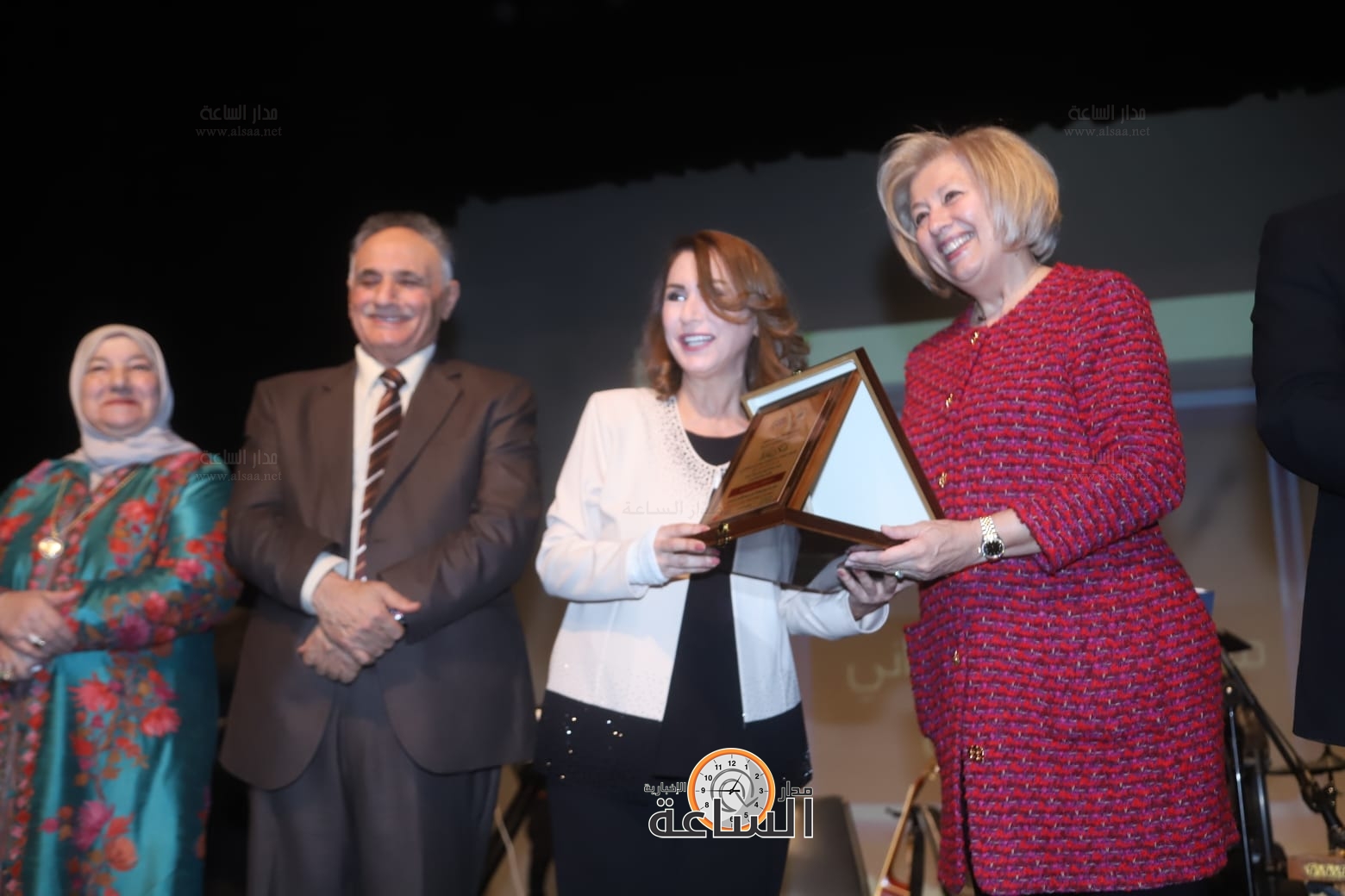 Madar Al-Saa Images 0.8778228464483833