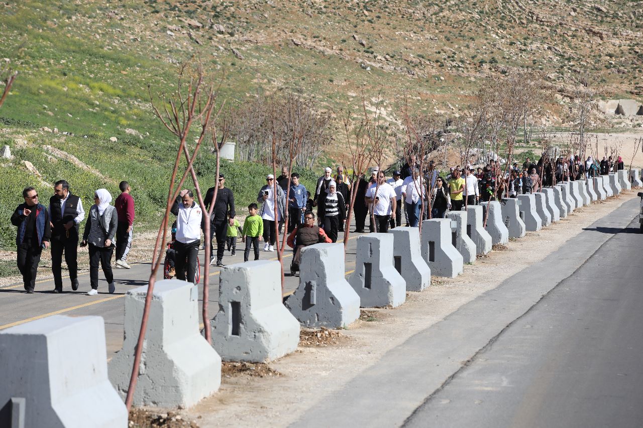 Madar Al-Saa Images 0.8668126587002432