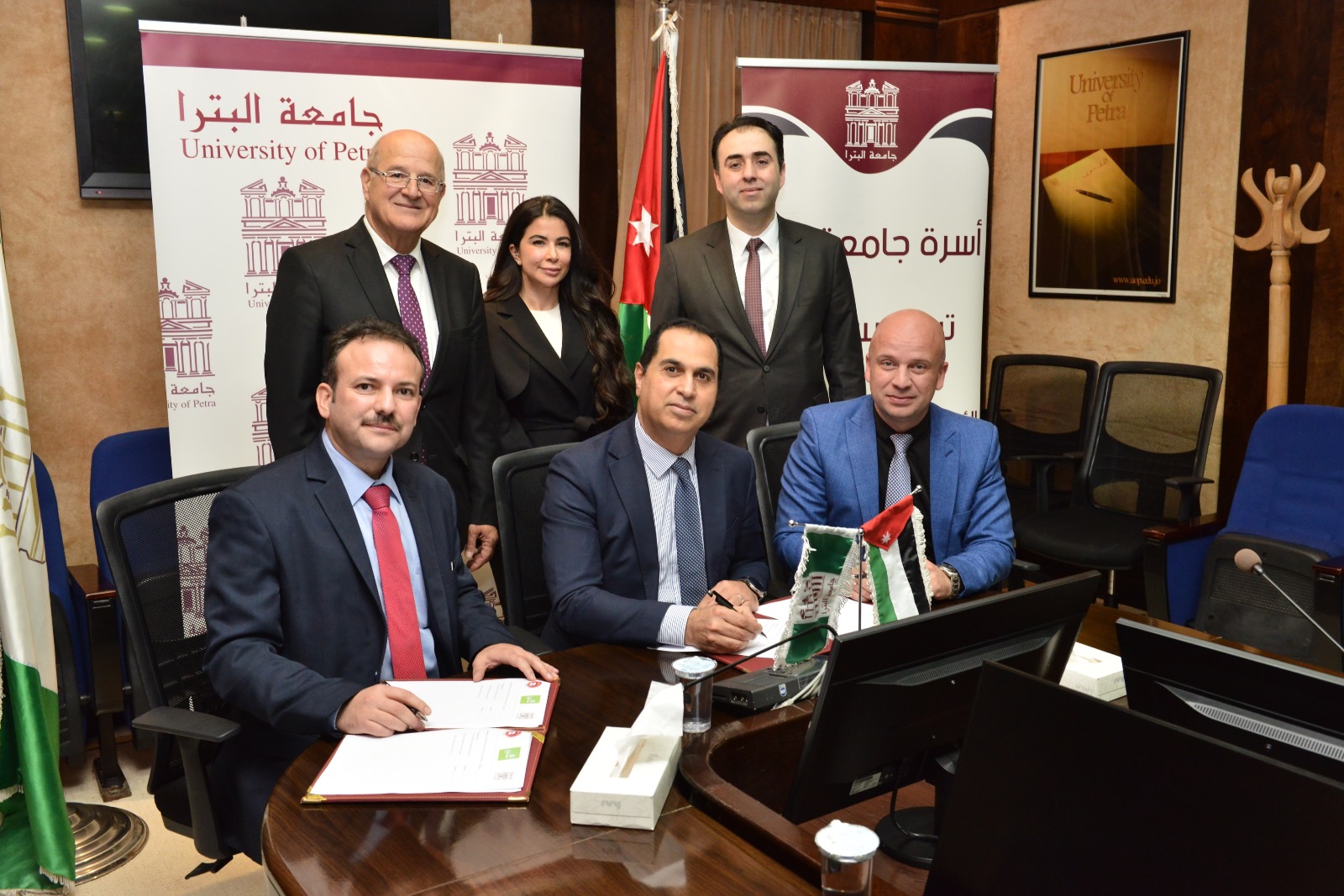 Madar Al-Saa Images 0.24851414144310358