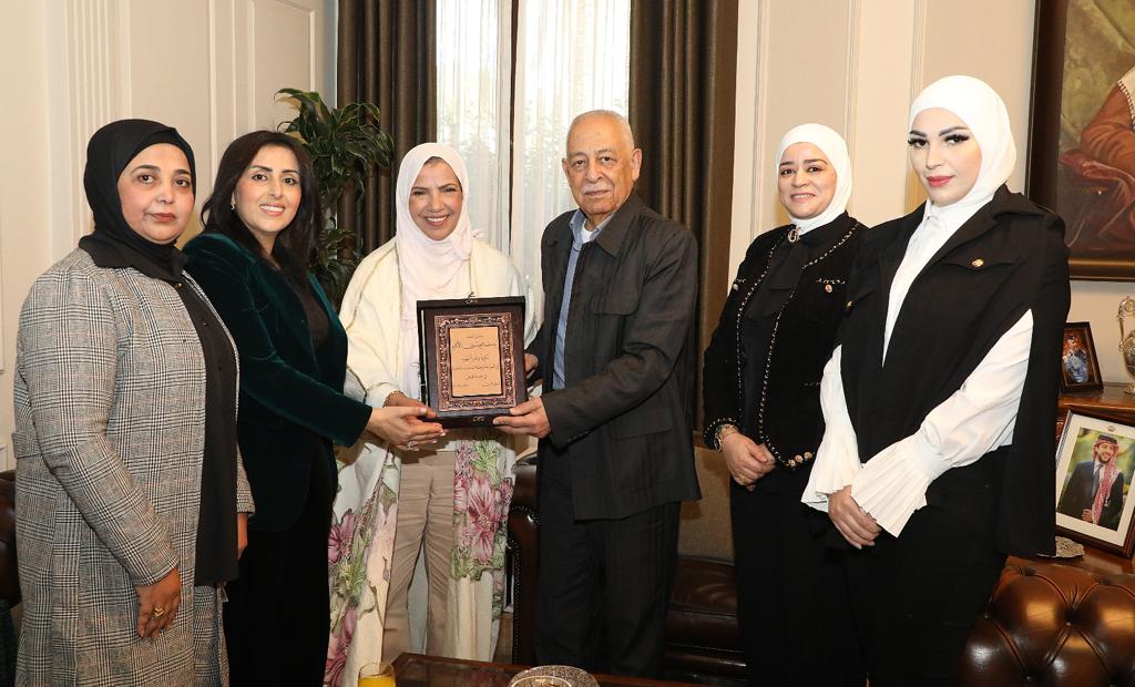 Madar Al-Saa Images 0.5147960124799815