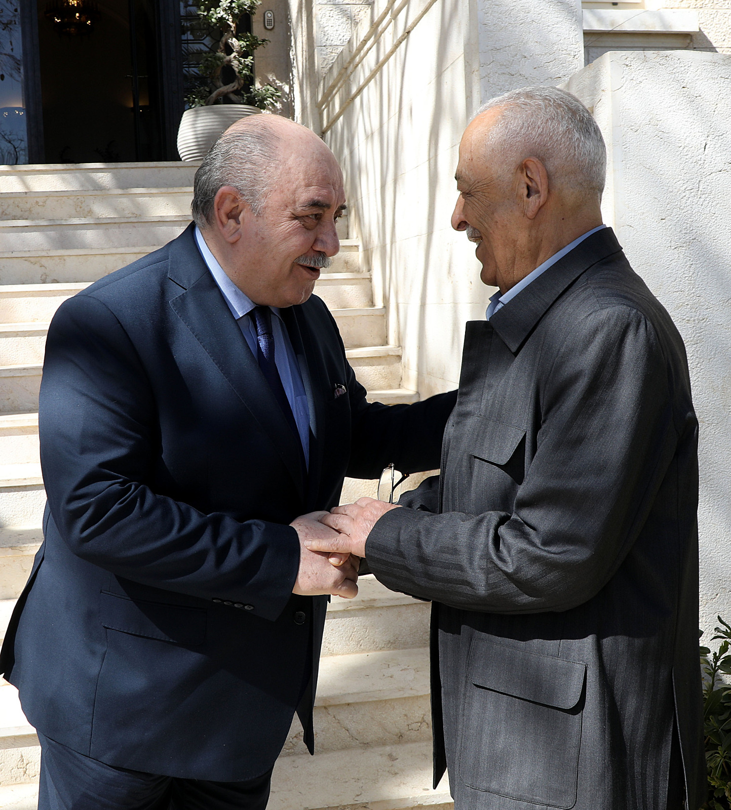 Madar Al-Saa Images 0.10795702876121016